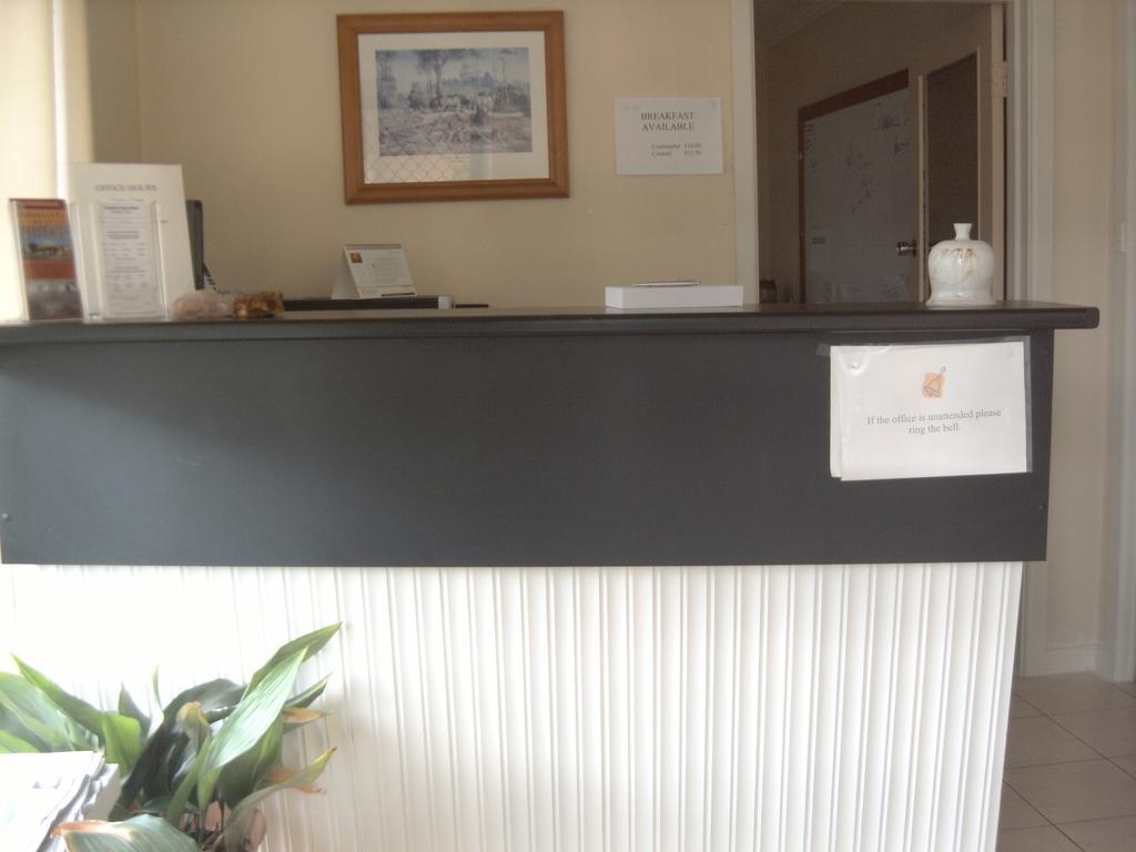 Travellers Rest Motel Bairnsdale Exteriör bild