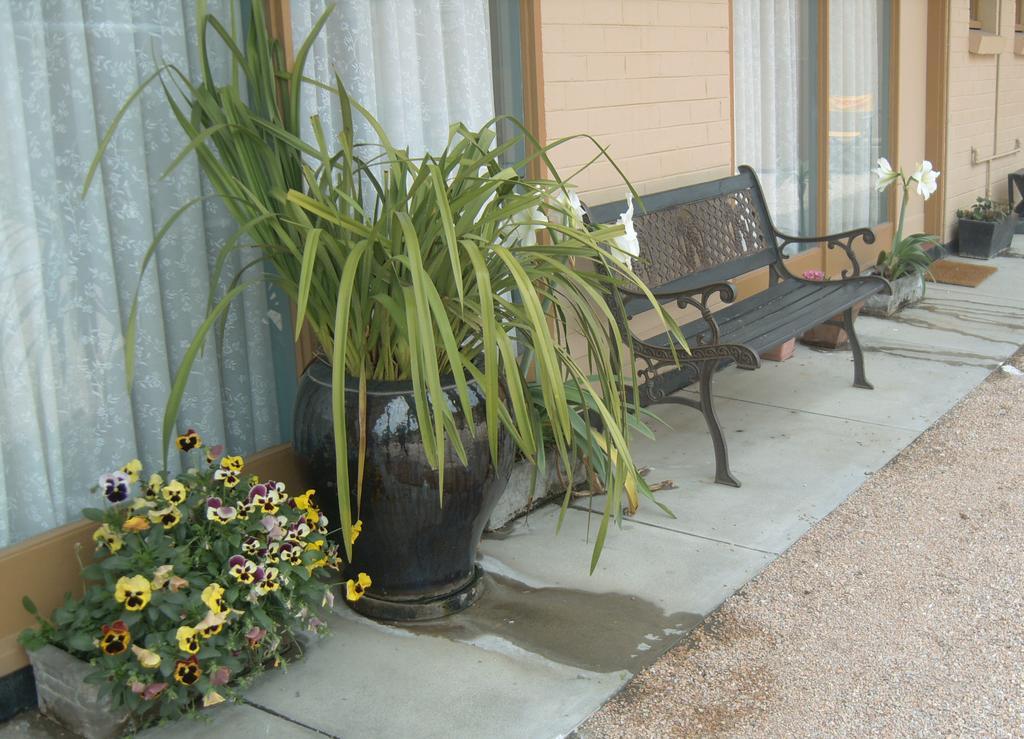 Travellers Rest Motel Bairnsdale Exteriör bild