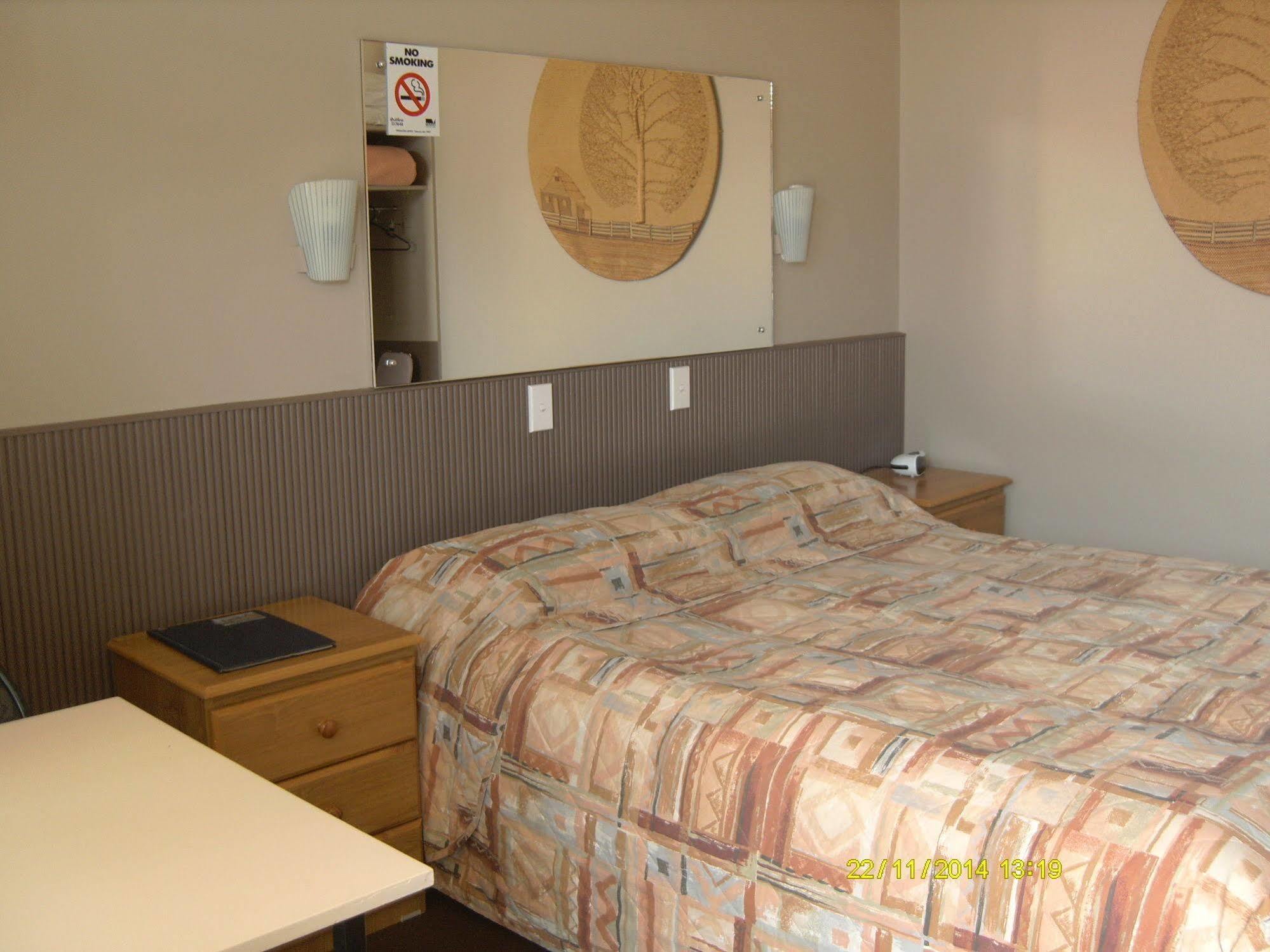 Travellers Rest Motel Bairnsdale Exteriör bild